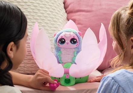 Hatchimals Knoppen van verrassing - wanneer de rups verandert in een magisch katje met vleugels
